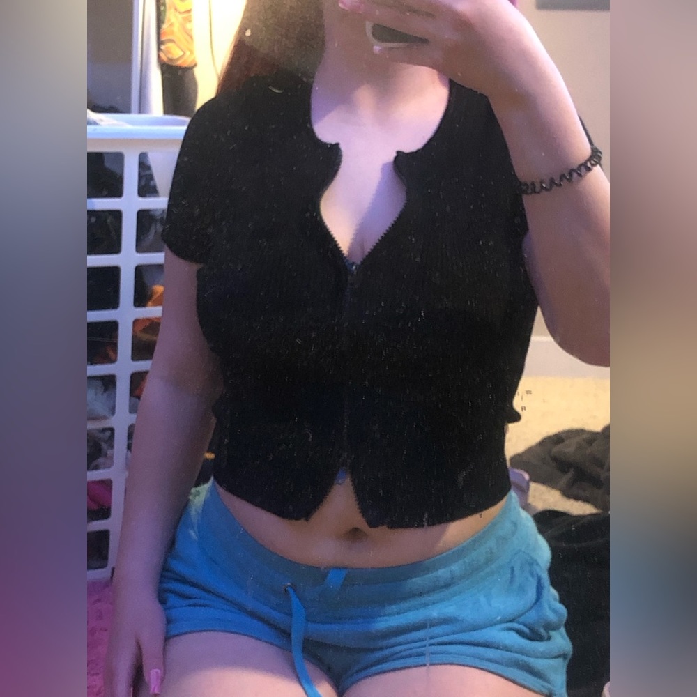 Black crop top double zipper